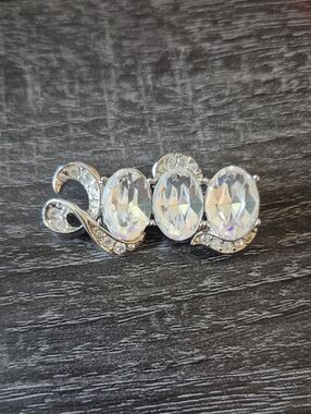 Joan Rivers 2000 Millennium Silver Tone Oval Crystals Brooch